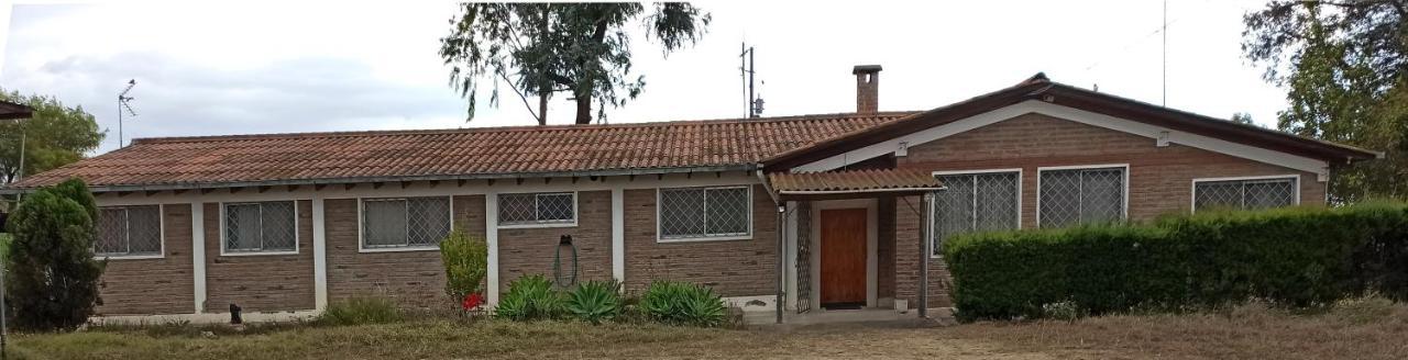 Quito Eco Lodge @Tababela Airport Exterior foto